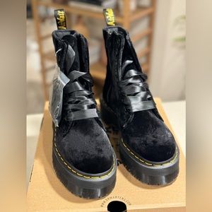 RARE Dr. Martens Black Velvet Jadon Black On Black Sz 7 Ribbon Laces